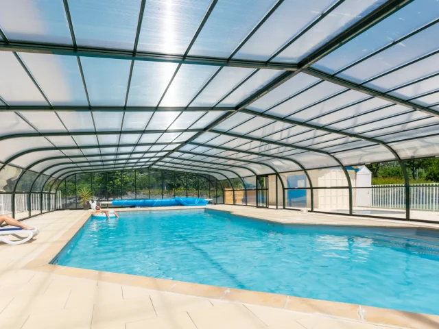 Piscine au Camping Le Septentrion à Brûlon