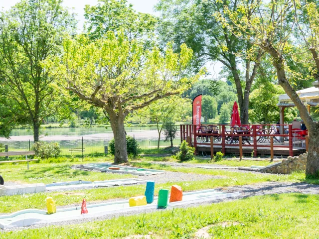 Camping Le Septentrion à Brûlon